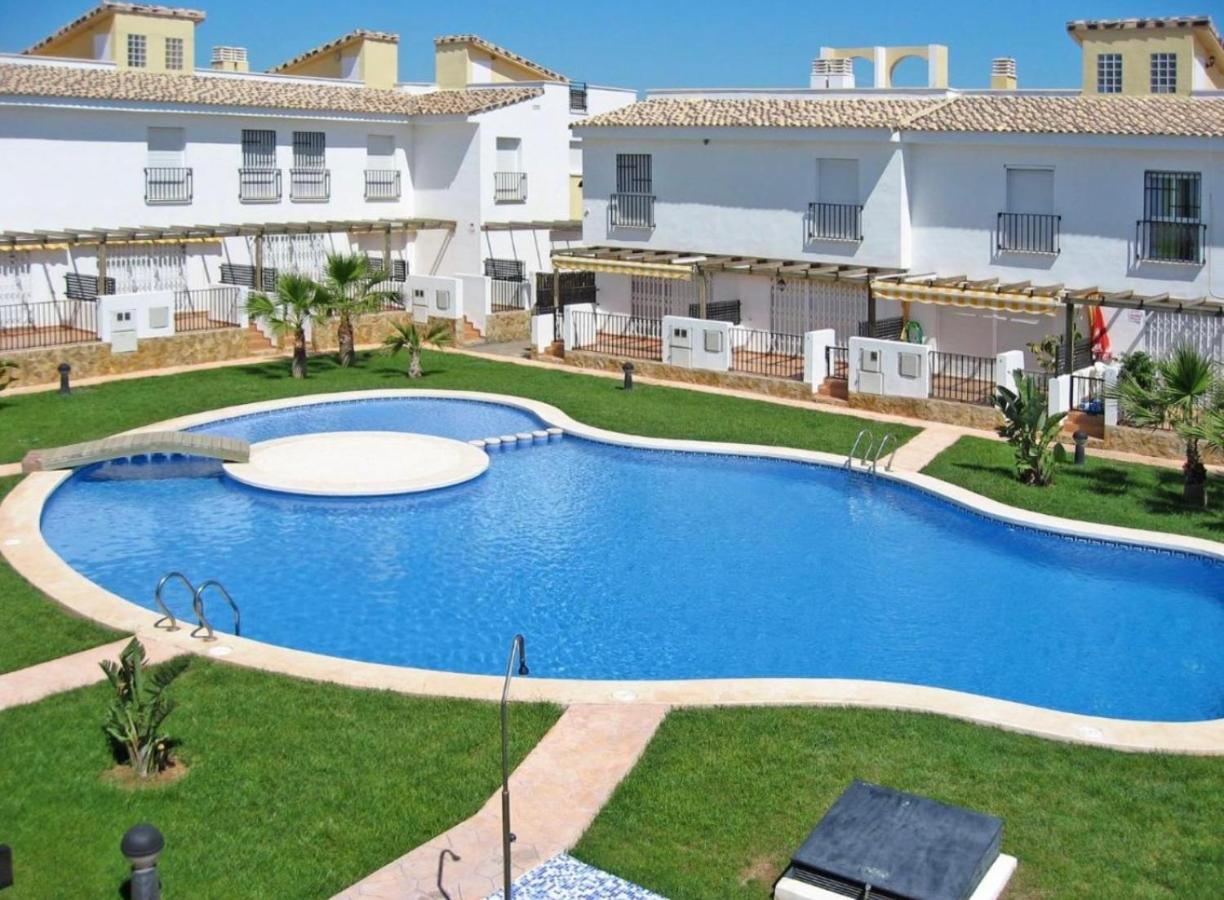 Casa Adosada Con Piscina Y Dos Terrazas Alcoceber Exterior photo