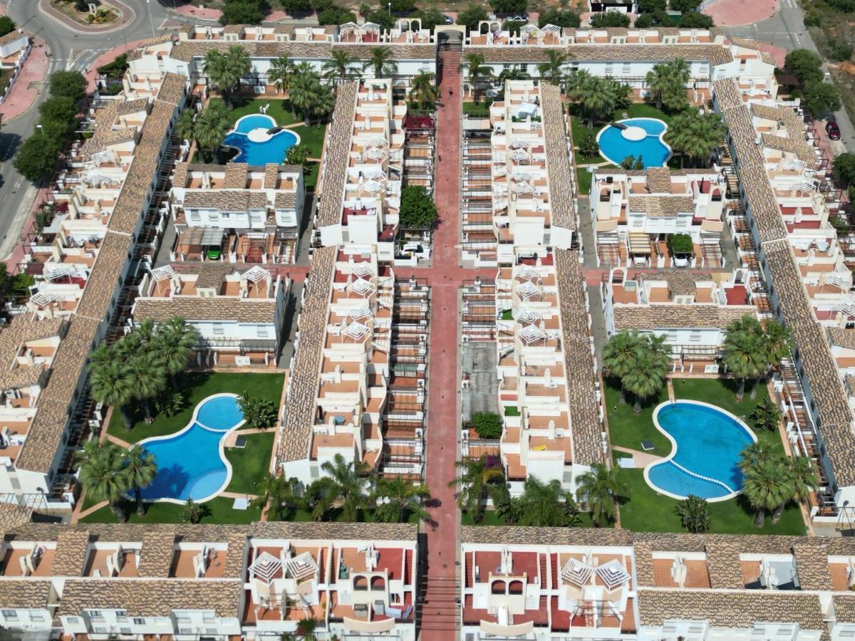 Casa Adosada Con Piscina Y Dos Terrazas Alcoceber Exterior photo